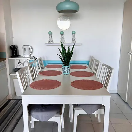 Charming Sea Access - Pelicannes Apartmán